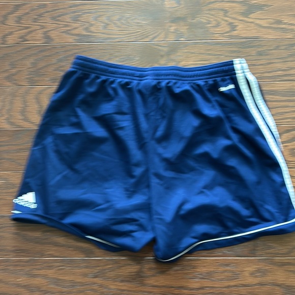 Adidas shorts EUC - Picture 6 of 6
